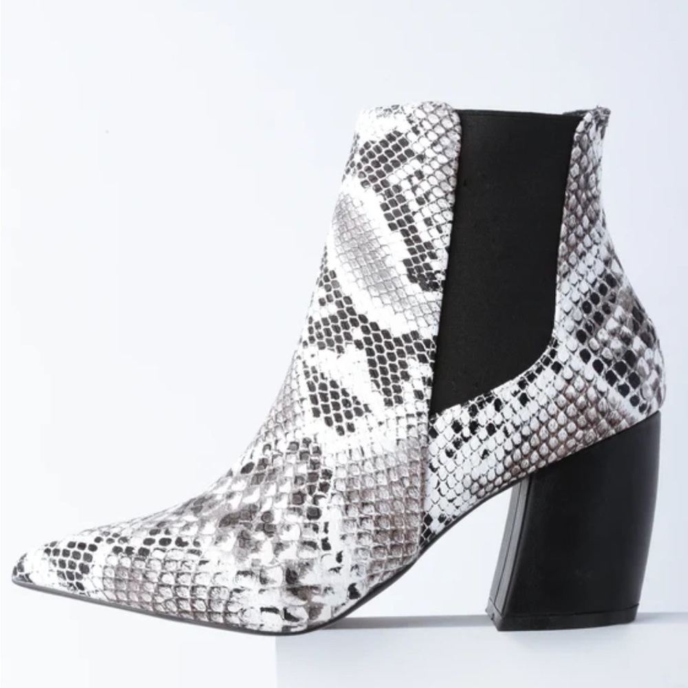 Lulus Snakeskin Ankle Booties
